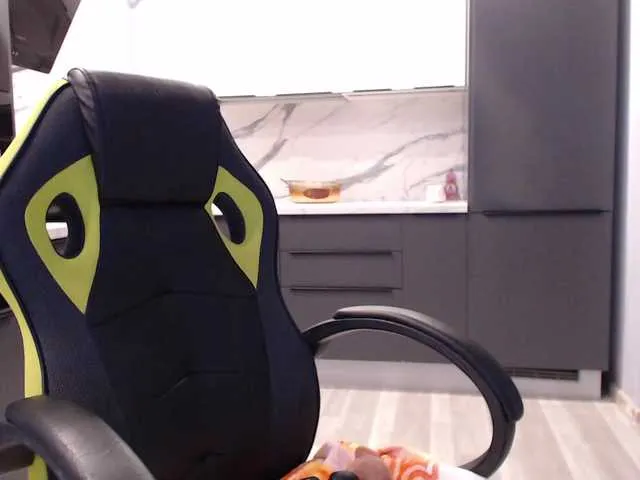 Live sex webcam photo for blondalina #292334242