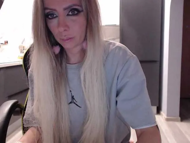 Live sex webcam photo for blondalina #292346371