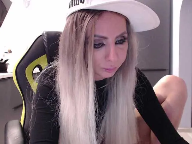 Live sex webcam photo for blondalina #292383231