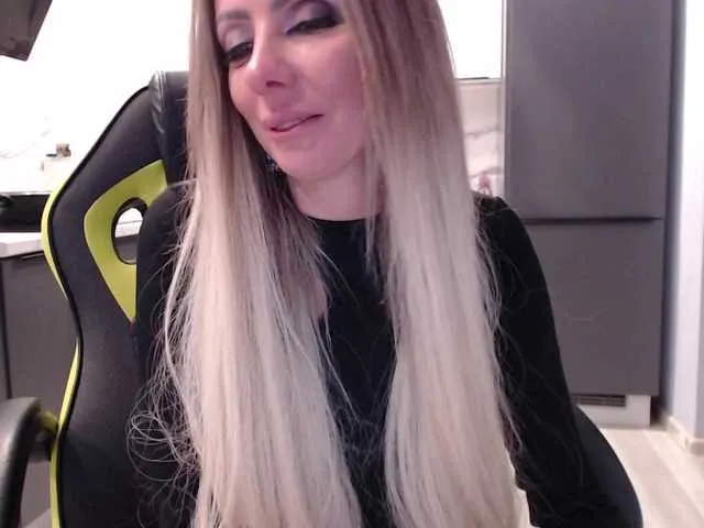 Live sex webcam photo for blondalina #292405992