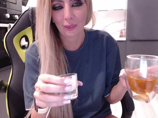 Live sex webcam photo for blondalina #294215804