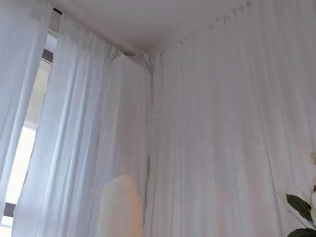 Live sex webcam photo for blondebab3 #277893638