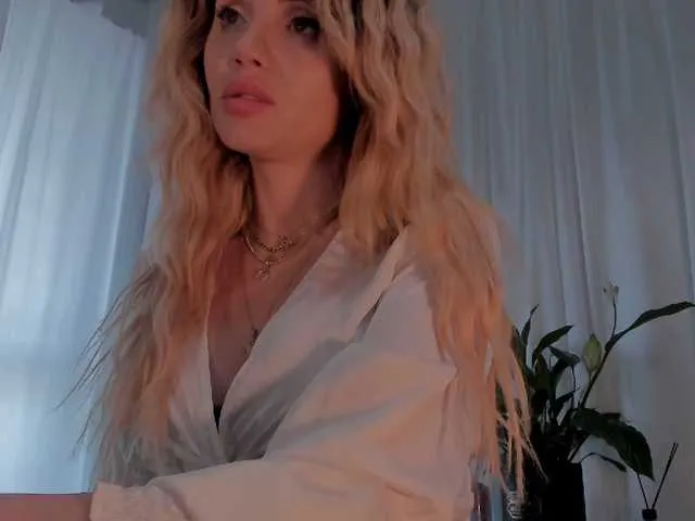 Live sex webcam photo for blondebab3 #277940301