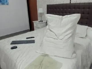 Live sex webcam photo for blondie-xxx #227663224