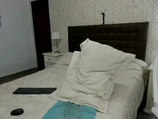 Live sex webcam photo for blondie-xxx #231079215
