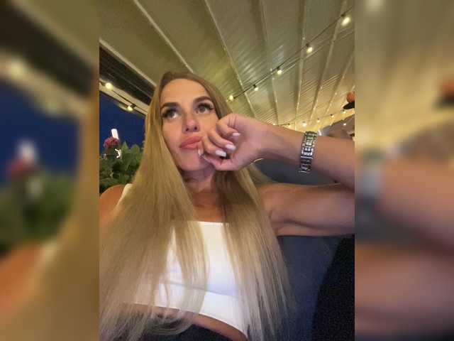 Live sex webcam photo for blondinochkaa #274366095