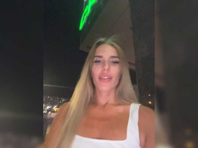 Live sex webcam photo for blondinochkaa #274462168