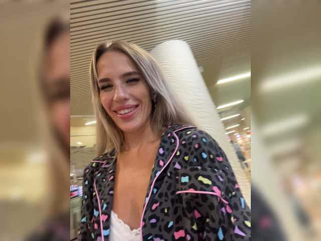 Live sex webcam photo for blondinochkaa #274534205