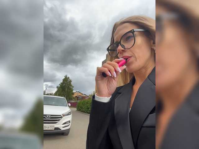 Live sex webcam photo for blondinochkaa #274602470