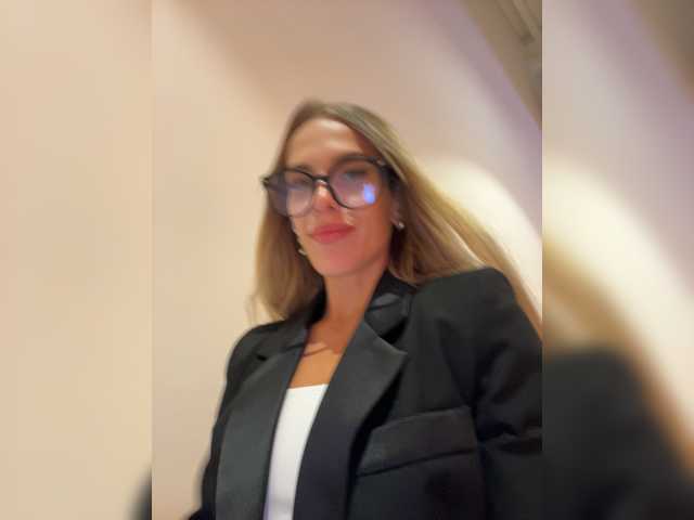 Live sex webcam photo for blondinochkaa #274604907