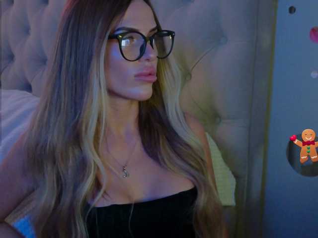 Live sex webcam photo for blondinochkaa #277361759