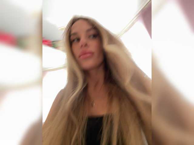 Live sex webcam photo for blondinochkaa #277608738