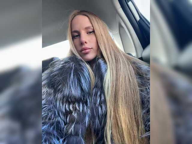 Live sex webcam photo for blondinochkaa #290513517