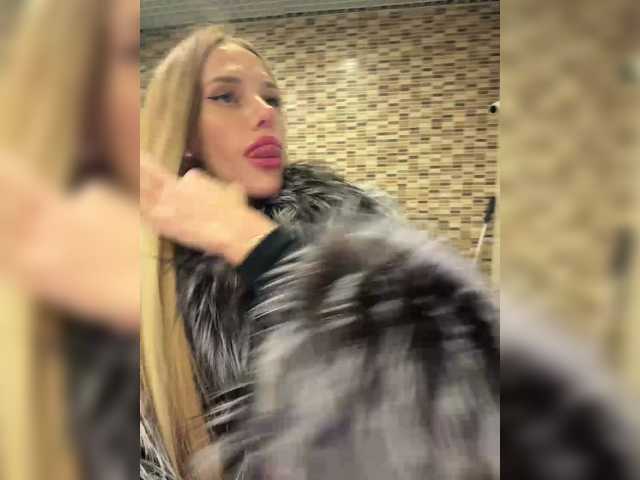 Live sex webcam photo for blondinochkaa #290601283