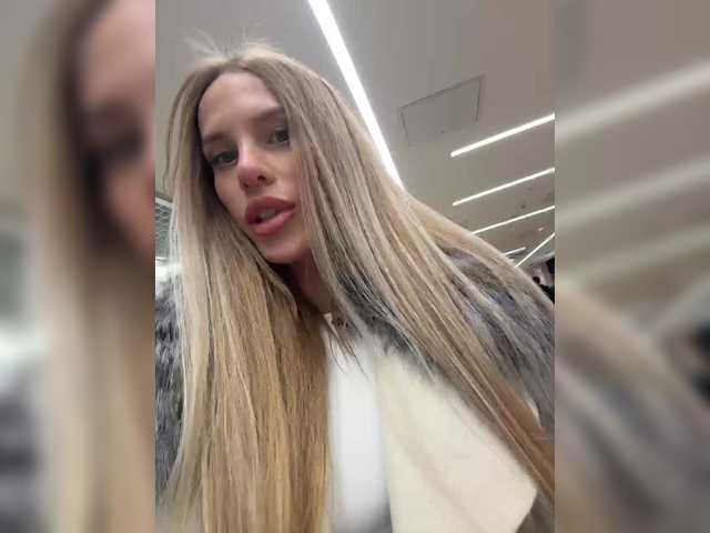 Live sex webcam photo for blondinochkaa #290629151