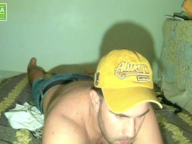 Live sex webcam photo for blondsexylatinman #277035229