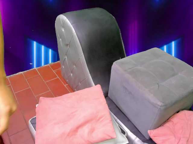 Live sex webcam photo for blow2job-lat #287993980