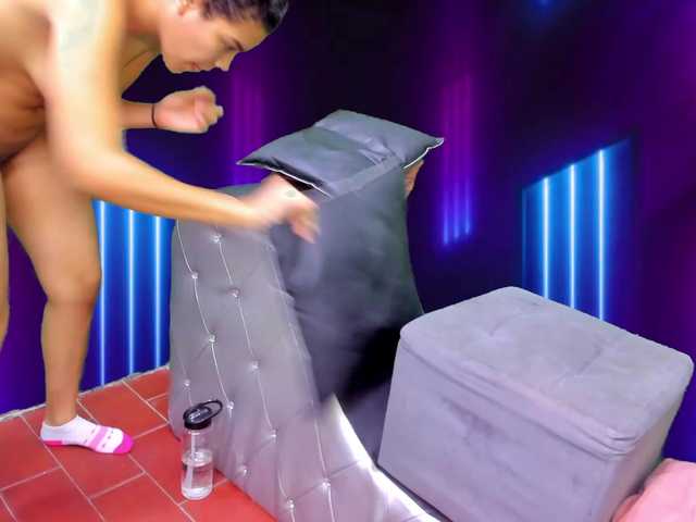 Live sex webcam photo for blow2job-lat #287993988