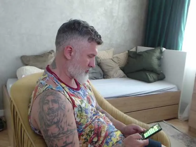 Live sex webcam photo for blowmyxxl #291151844