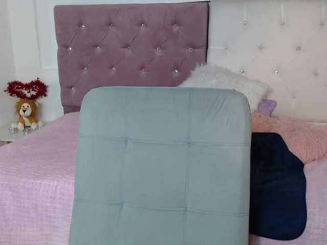 Live sex webcam photo for blue-mom #273725769