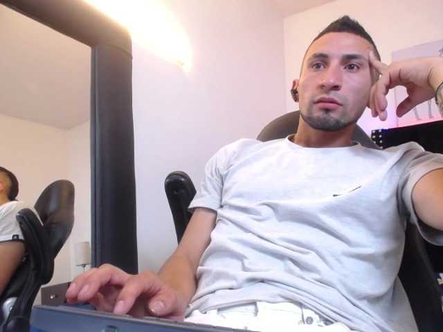 Live sex webcam photo for bobby-hale #277043225