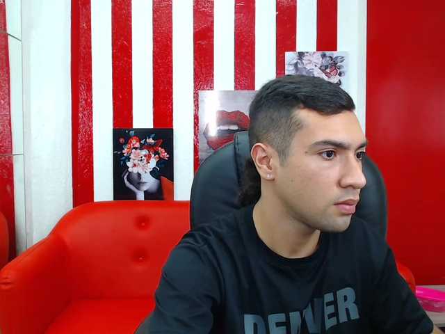 Live sex webcam photo for boddyballs #274212850