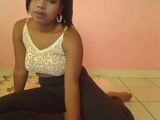 Live sex webcam photo for bombeassG #277316541