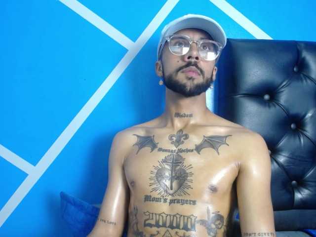 Live sex webcam photo for bomber-boy #278067429