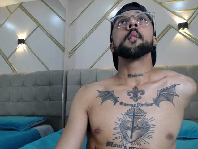 Live sex webcam photo for bomber-boy #278118212