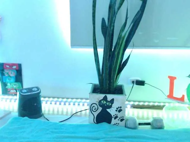 Live sex webcam photo for bomboncita288 #291700164