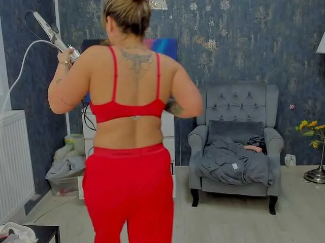 Live sex webcam photo for booty-queen #277156815