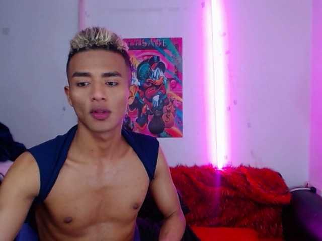 Live sex webcam photo for botero-ethan #277874232