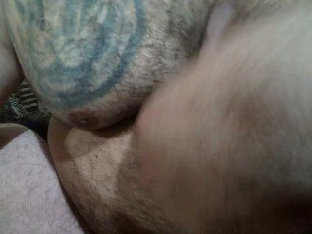 Live sex webcam photo for boy123023 #289327714