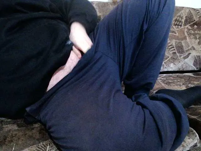 Live sex webcam photo for boy123023 #290393474