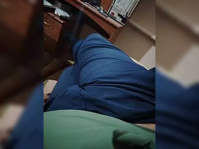 Live sex webcam photo for boy123023 #292222808