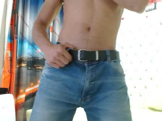 Live sex webcam photo for boygymhot74 #275585803