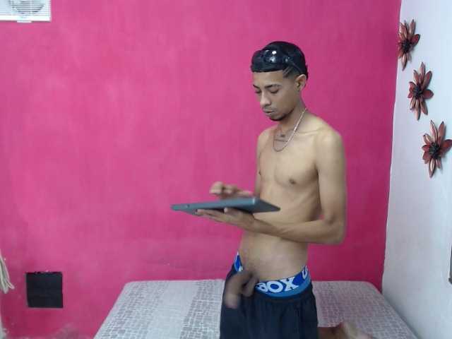 Live sex webcam photo for boyscockbig #277322386