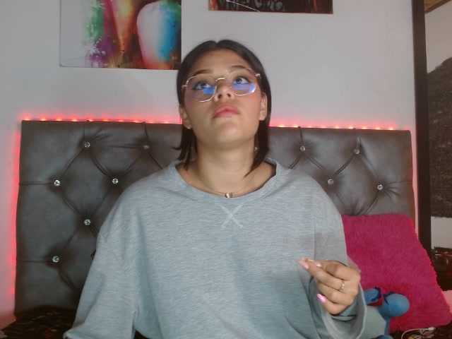 Live sex webcam photo for breidi25 #276457473