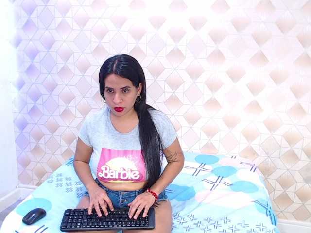 Live sex webcam photo for brenda-cam- #273756225