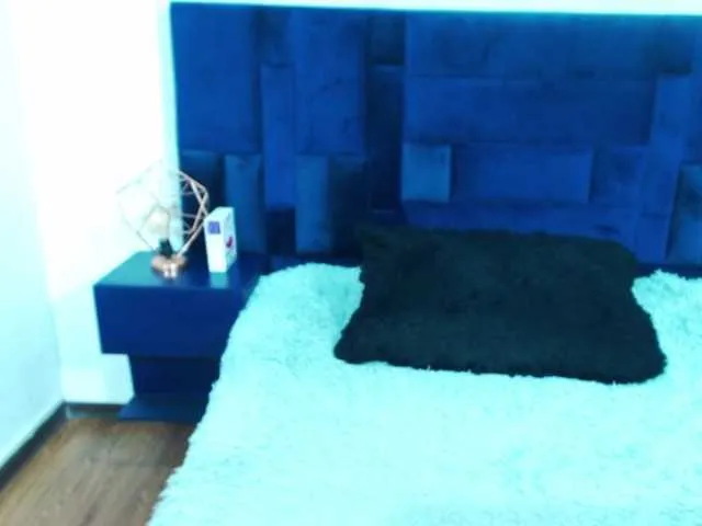 Live sex webcam photo for Brenda-star #273212403