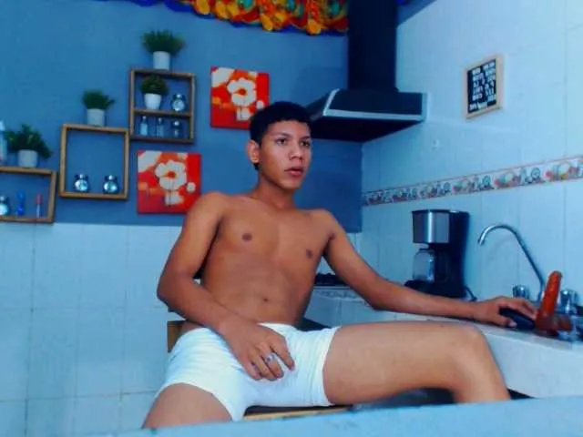 Live sex webcam photo for briam-dior #275934122