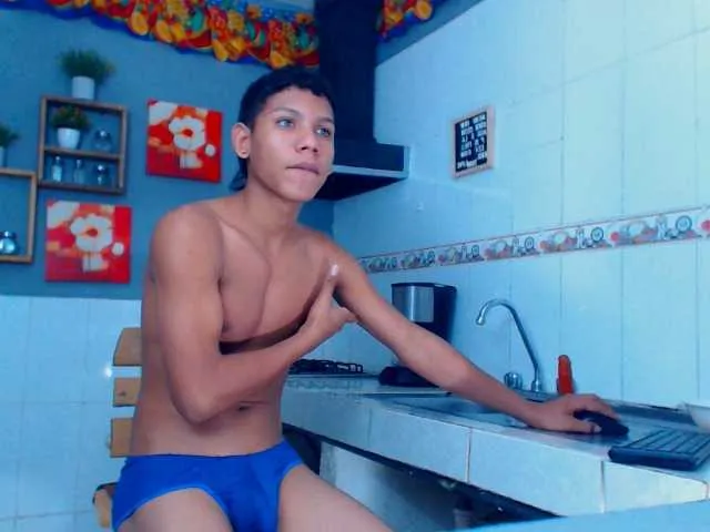 Live sex webcam photo for briam-dior #275943173