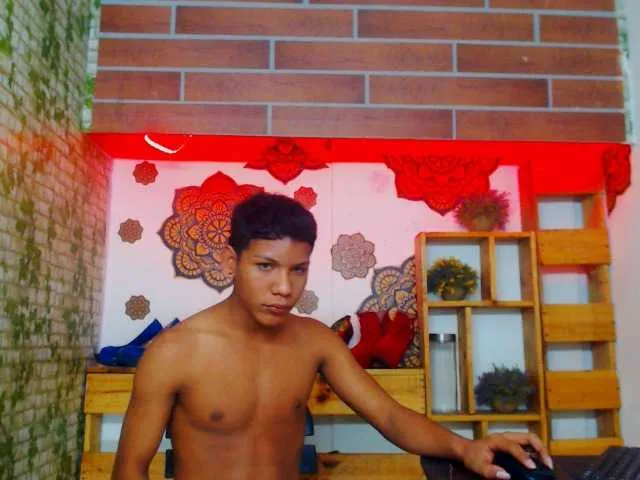 Live sex webcam photo for briam-dior #275990093