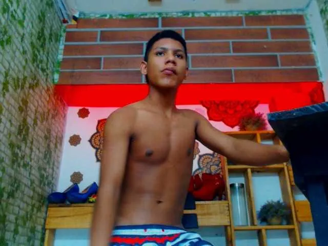Live sex webcam photo for briam-dior #276095870