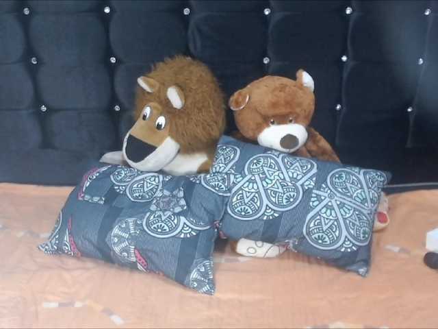 Live sex webcam photo for briana-kisses #272250792