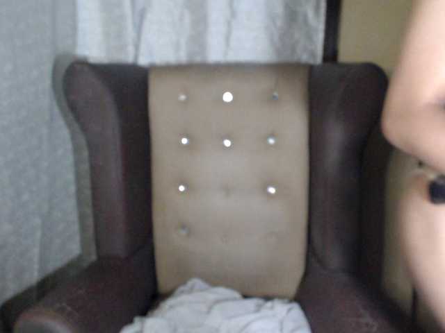 Live sex webcam photo for briannah18 #291182775