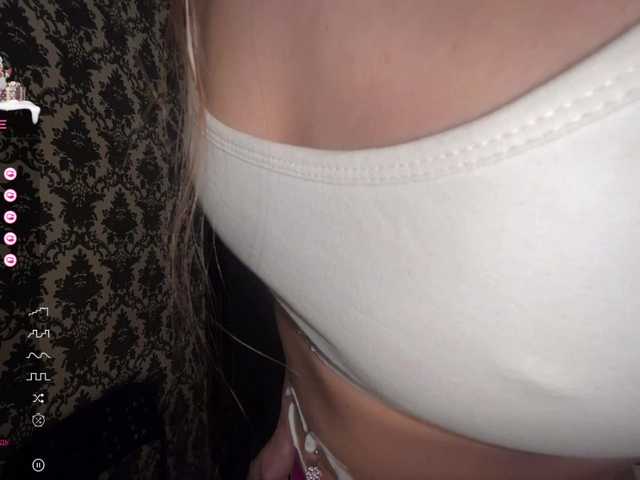 Live sex webcam photo for brilliant-111 #277331546