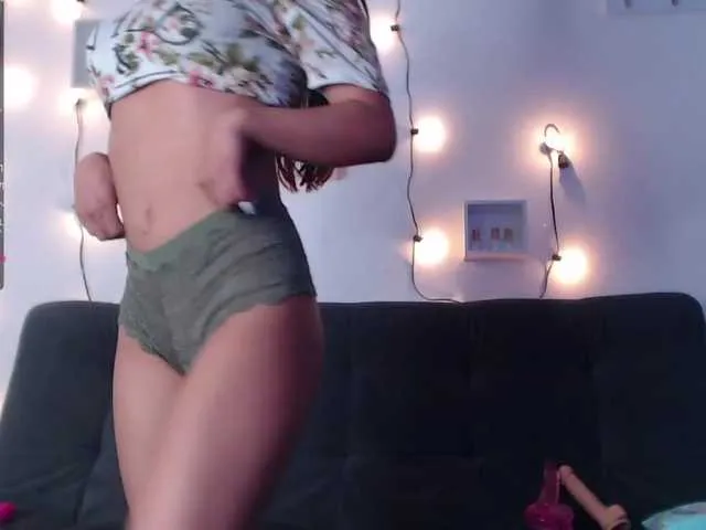 Live sex webcam photo for brissa-angels #273031491