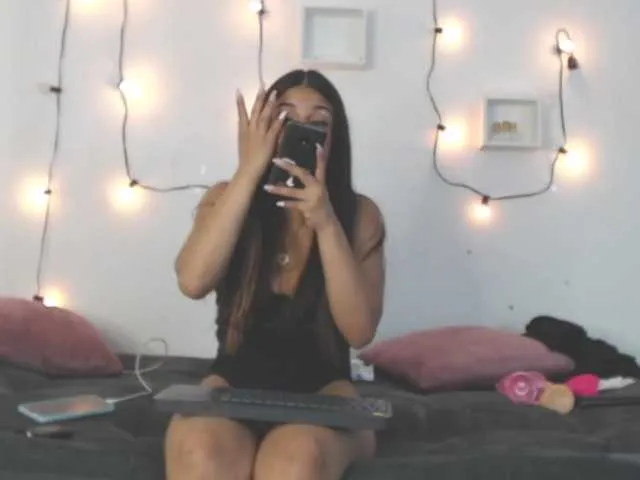 Live sex webcam photo for brissa-angels #273169372