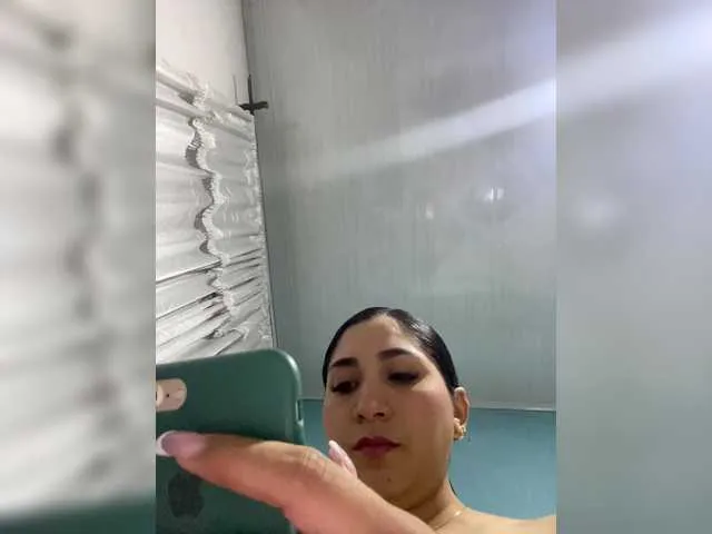 Live sex webcam photo for britt-grey #290311765